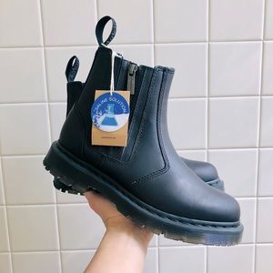 NWT Doc Marten’s Chelsea Boots